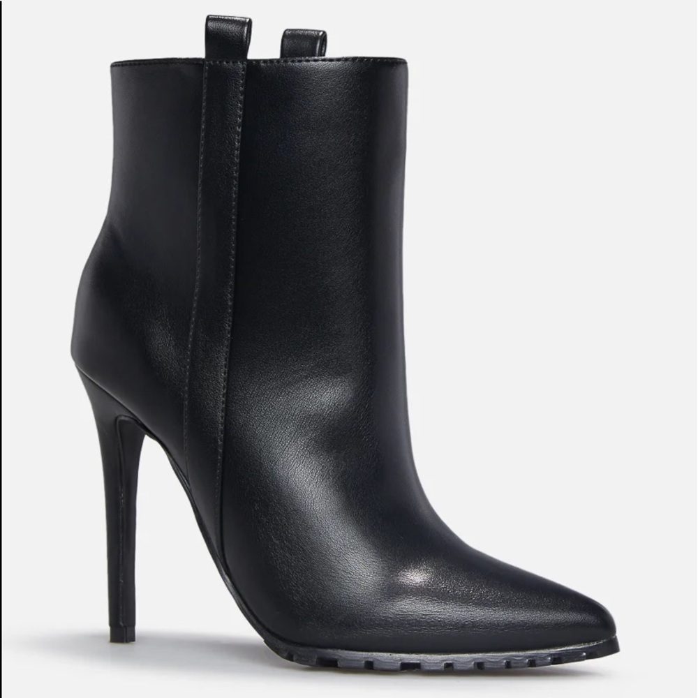 Spice Up Your Life Shoedazzle Black Bootie